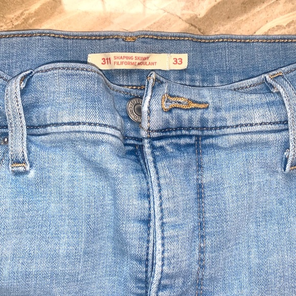 LEVIS SHAPING SKINNY SIZE 33 stretch pants and with tiger tips in the front COOL - Picture 3 of 5